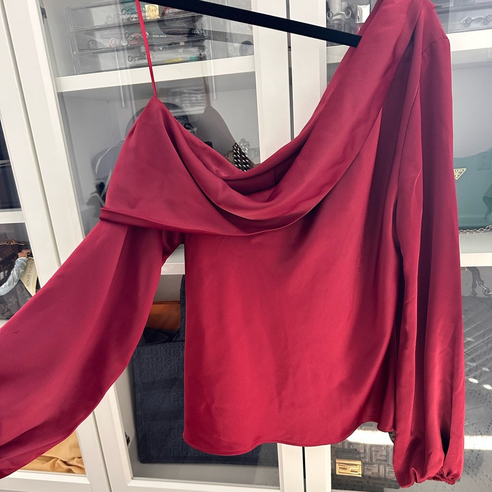 WAYF off shoulder Burgundy Top-Size XS